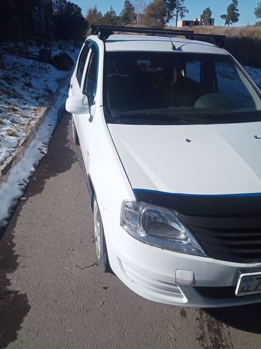 Продам машину Renault Logan