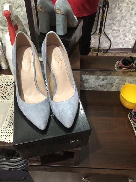 Продам туфли,замшевые