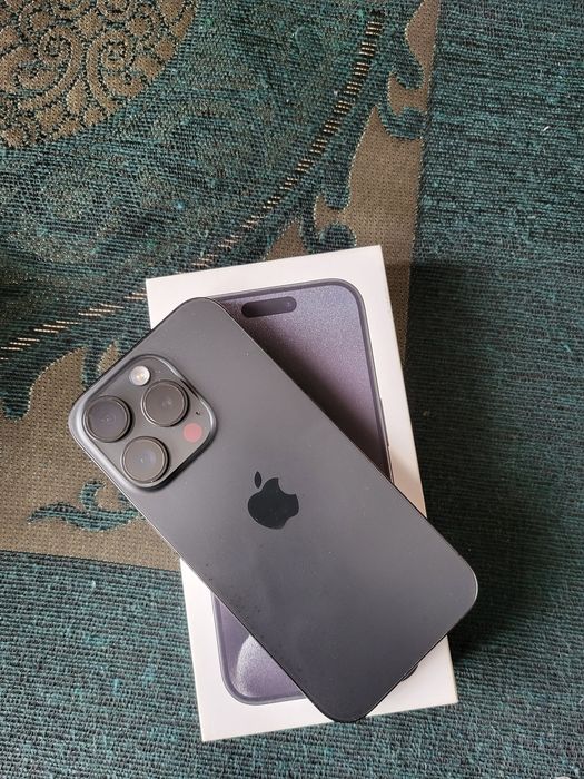 15 про 128 гб. Акб 87%. Экран меняли