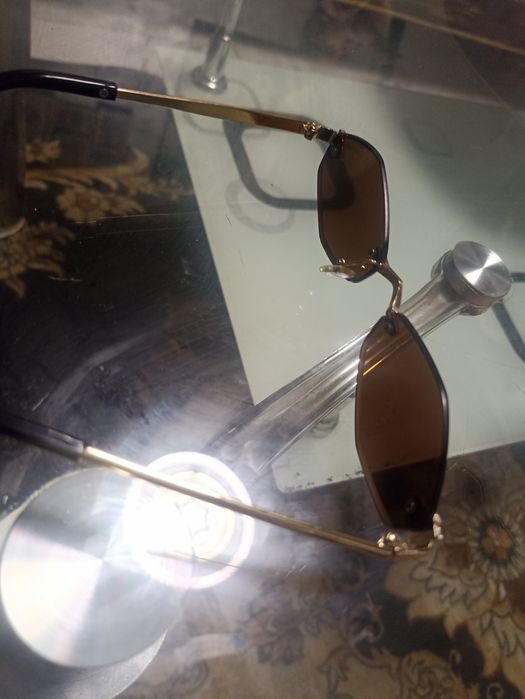 Продавам дамски слънчеви очила