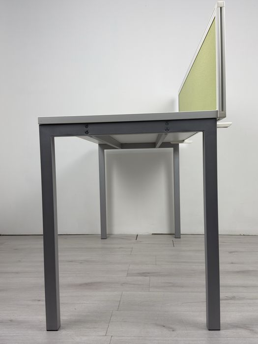 Офис бюро със преграда обзавеждане