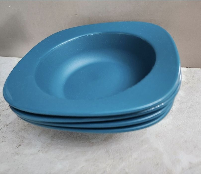 Тарелки tupperware 4шт по 350мл