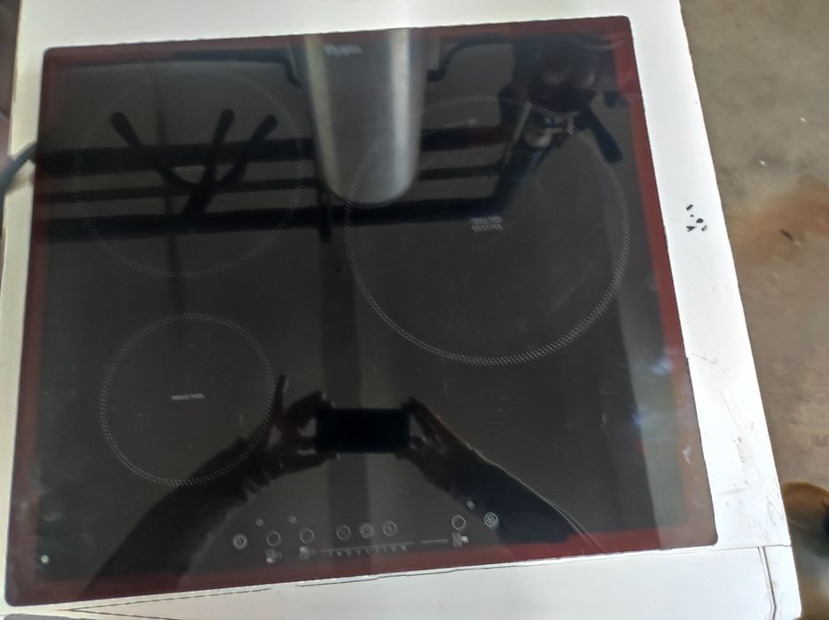Vând plită inducție Whirlpool ,3 arzătoare