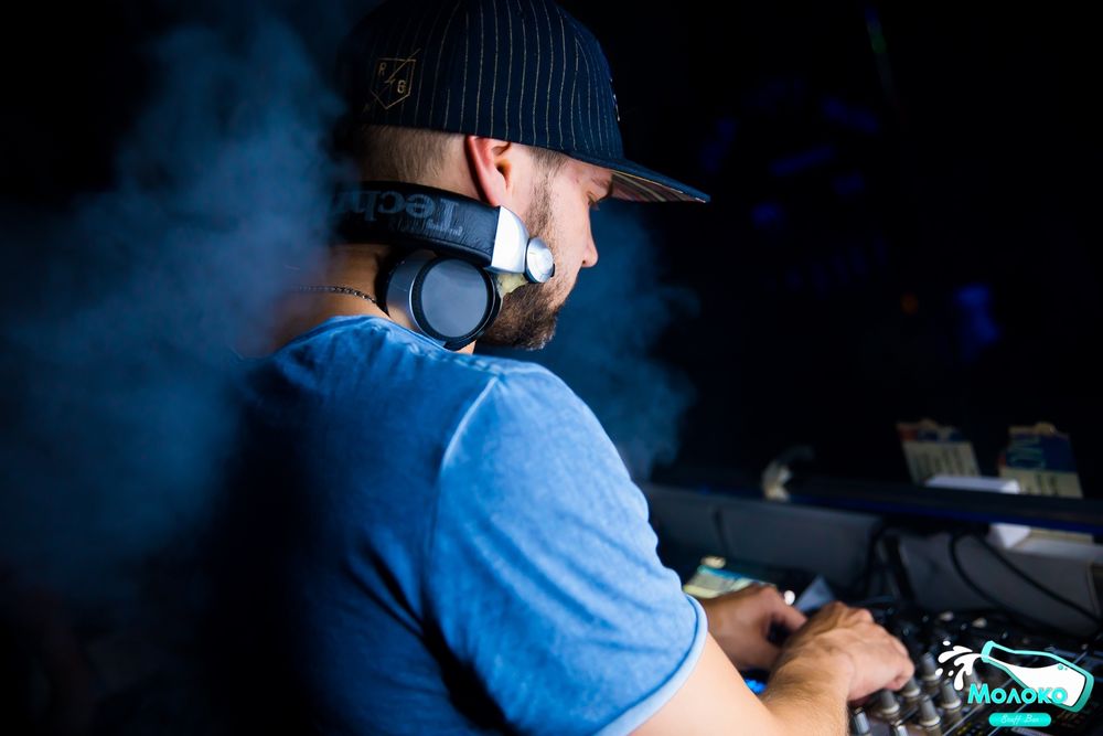 Ди'джей в Астане