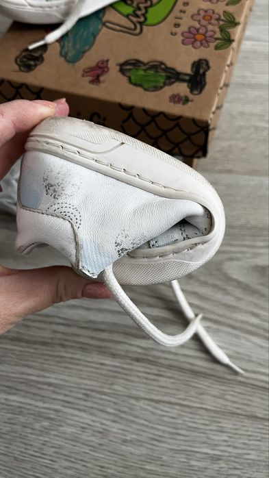 Adidasi piele marime 25