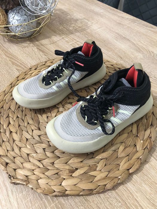 Маратонки на зара 32 номер.Запазени