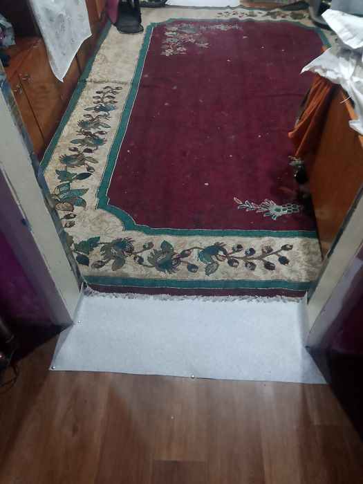 Продам палас в хорошем состоянии.
