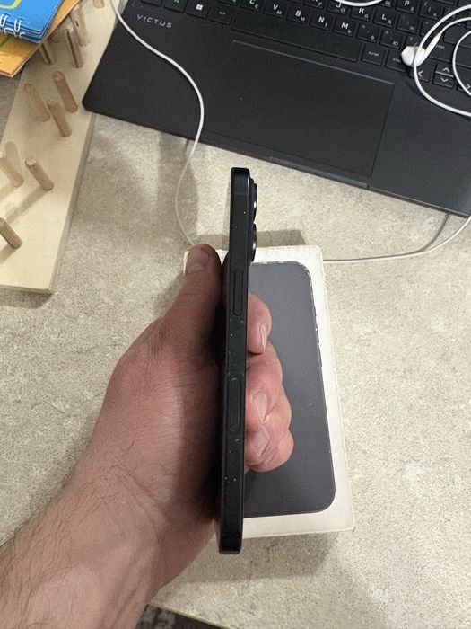 Iphone 16-128 без торга