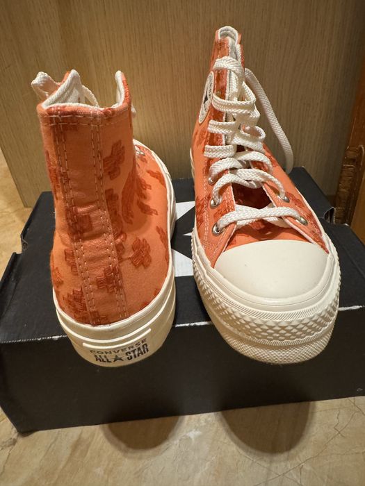 Дамски кецове: Converse