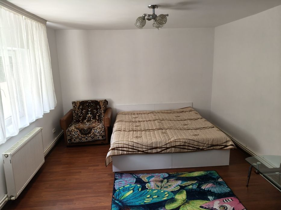 Închiriez casa 3 camere Valu lui Traian