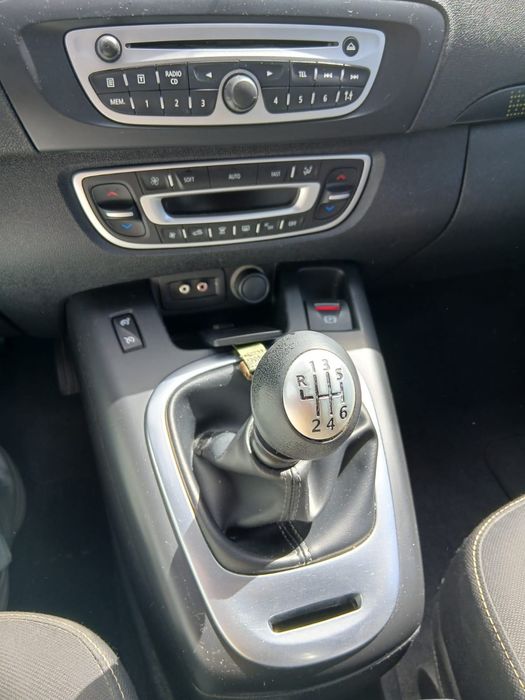 Vând masina Renault Scenic