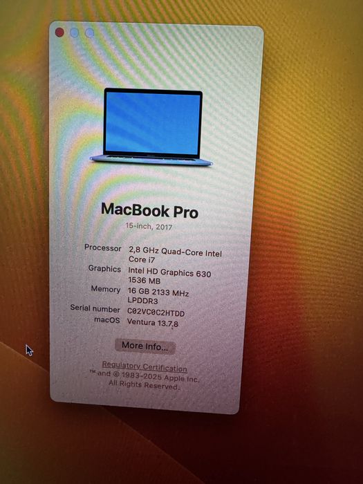 Macbook Pro 15 inch, 256 SSD, i7, 16Gb Ram