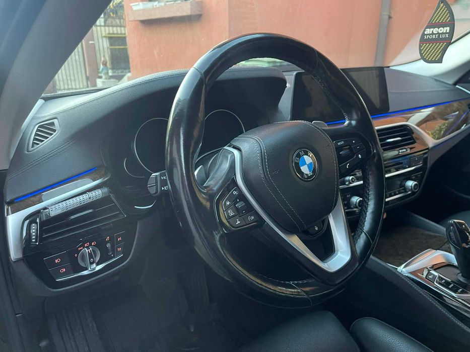 BMW Seria 5 G30 540i xDrive 340 CP unic proprietar