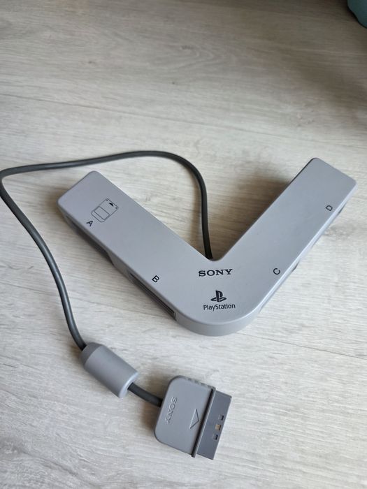 Sony Multi Tap SCPH-1070 Playstation 1 PsOne Multiplayer Adapter