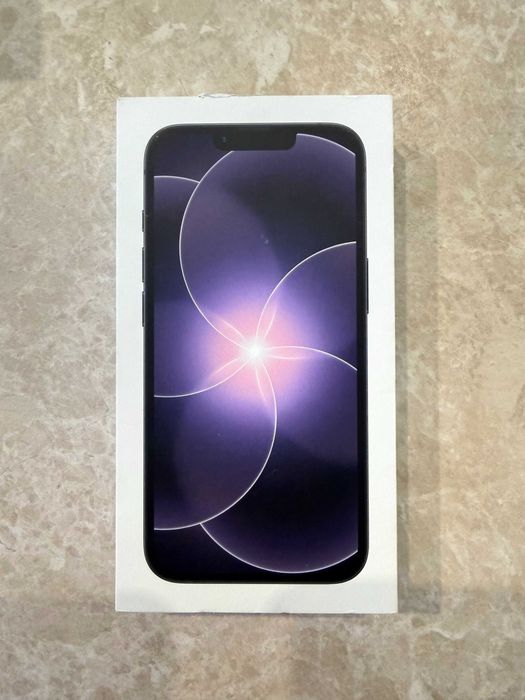 Apple iPhone 17e 256GB Black – Чисто нов, запечатан, + подарък адаптер!