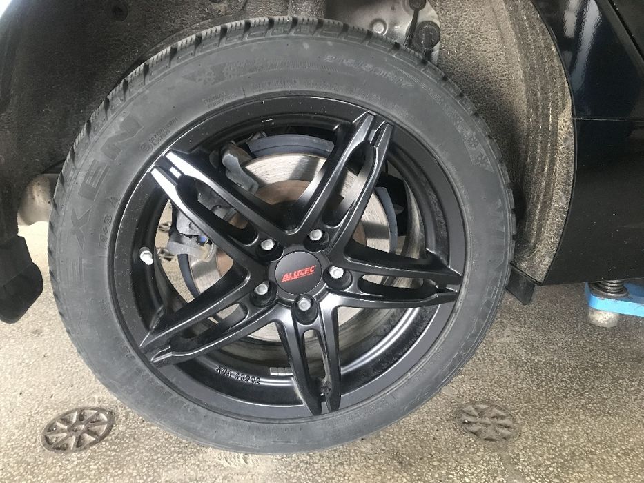Jante Alutec 17" cu anvelope iarnă Nexen Winguard Sport 215/50 R17
