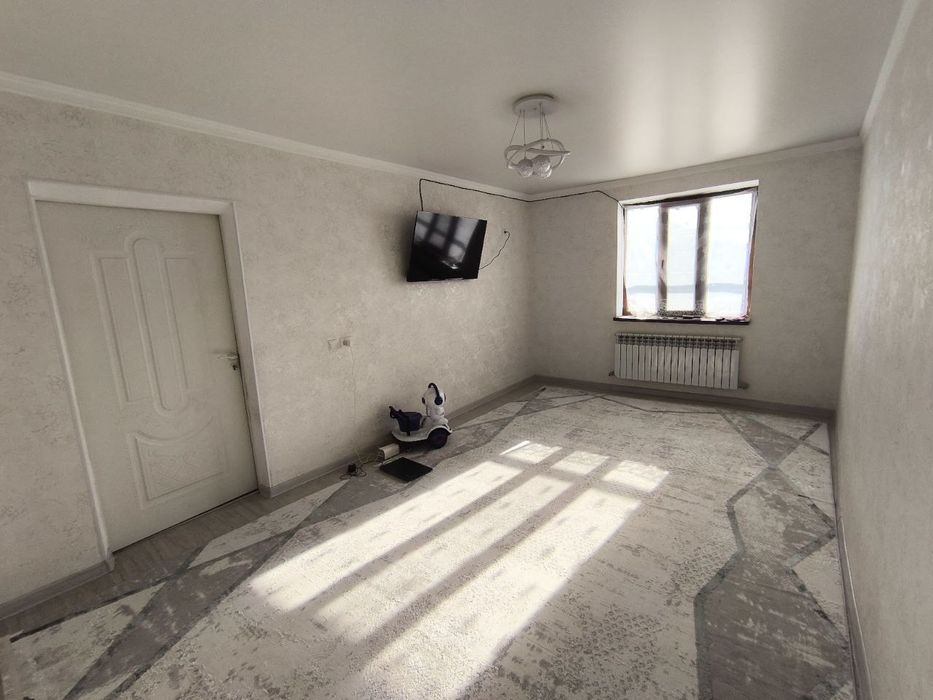 уй сатылады 10мил