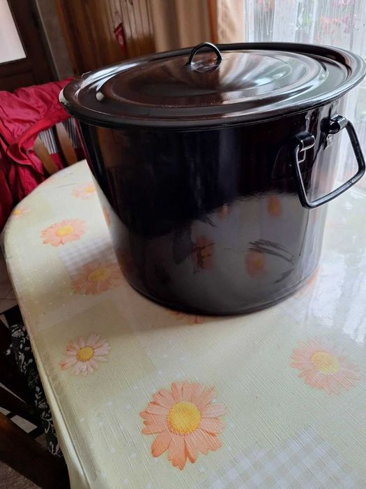 Чисто нови тенджери от старото време високо качество