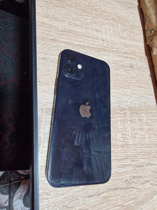 Vând Iphone 12 mini