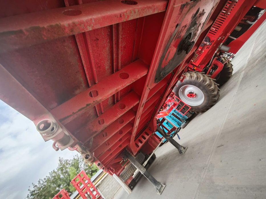 Продам универсальный полуприцеп 13м.