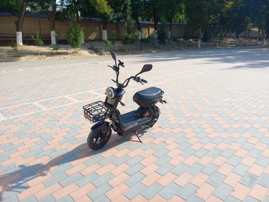 Продам скутер авалон