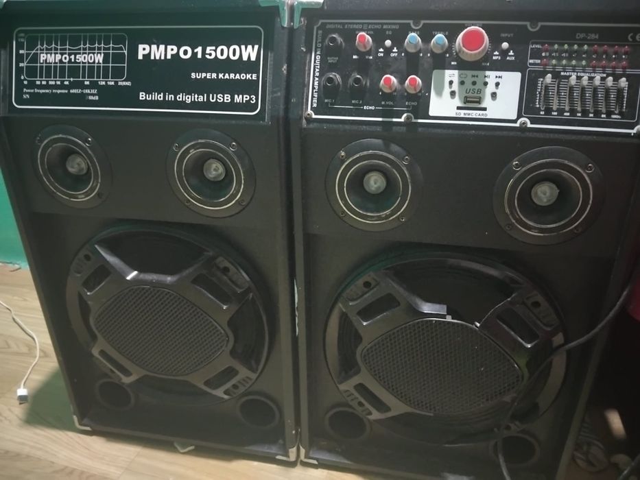 Vând boxe Pmpo 1500