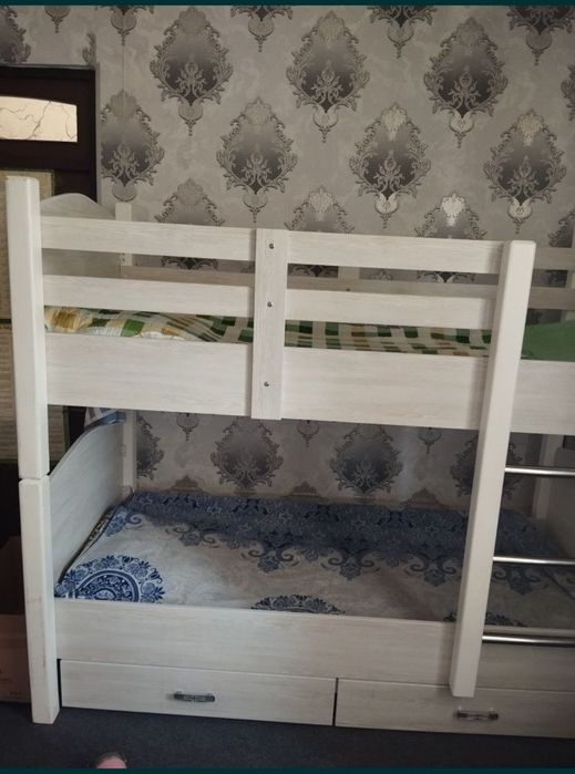 Kravat srochna sotiladi.