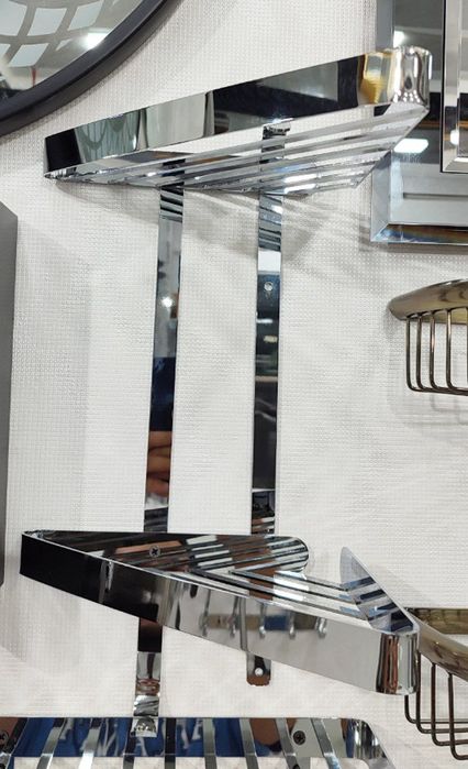 Угалок для ванной новый новый  (нержавеющей)