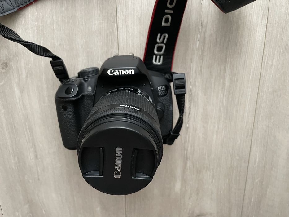 Canon 700D + 18-55mm efs