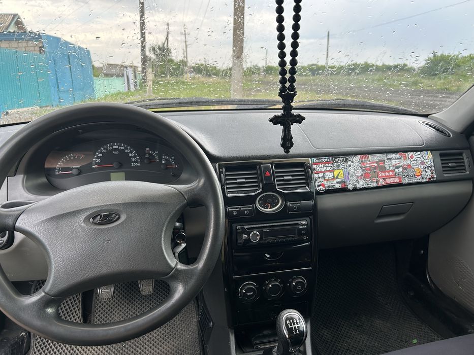 Продается Приора-1