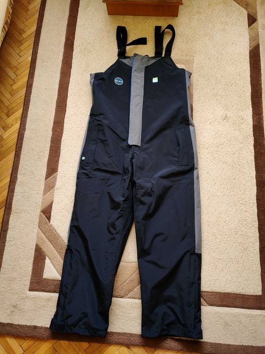 Vând costum de iarna Preston Celsius.