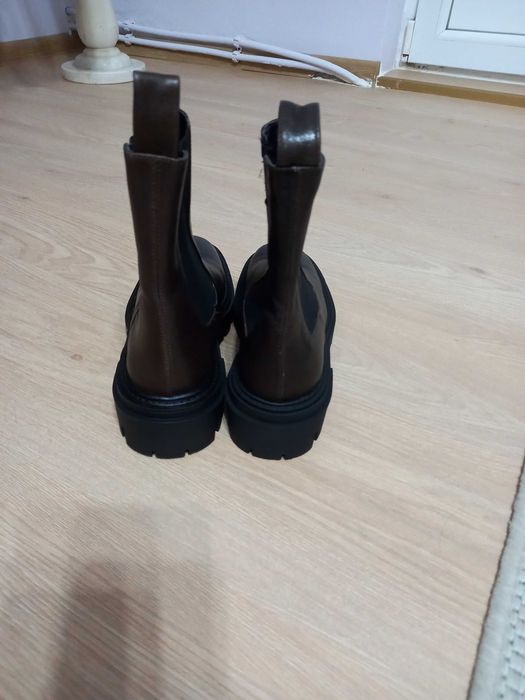 Ghete noi Zara, marime 38