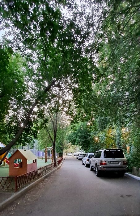 продам 3 к.кв. иманова 34