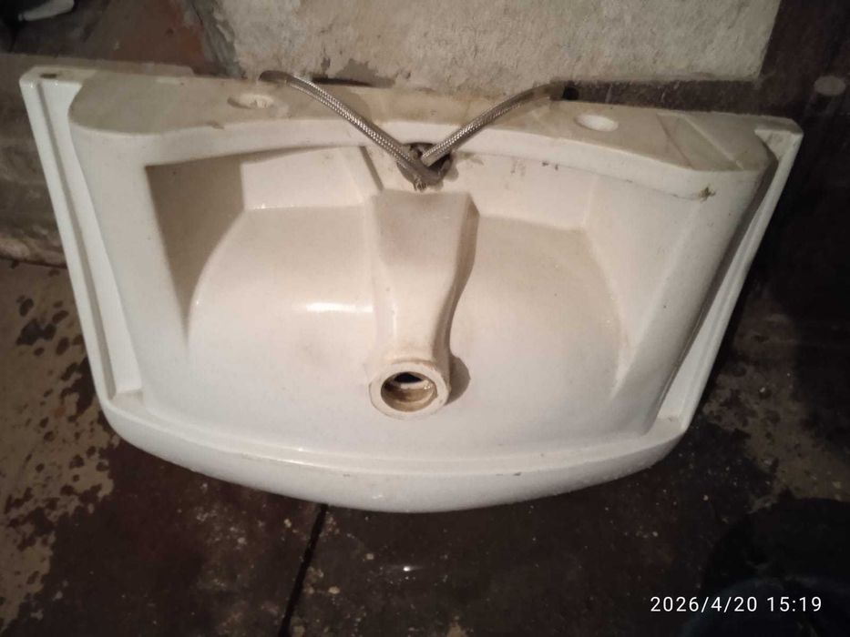 Продам 2е раковины в ванну - б/у