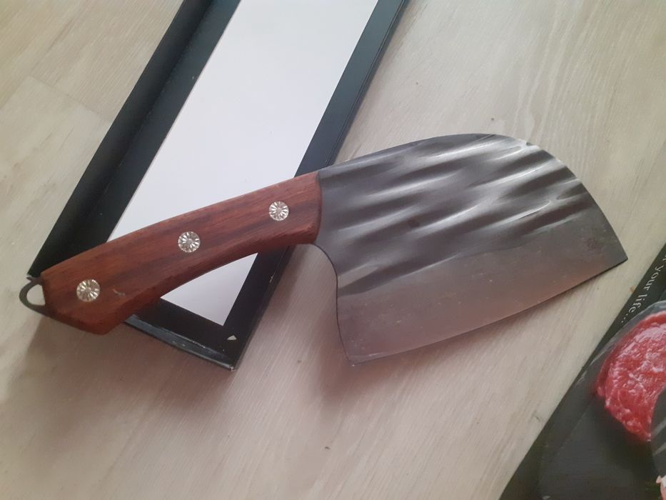 Продам Нож Топорик Поварской со сверхпрочной стали.