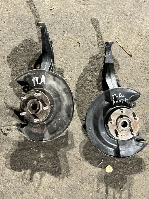 Шенкел ляв и десен от Honda Accord 7 2.2i-ctdi