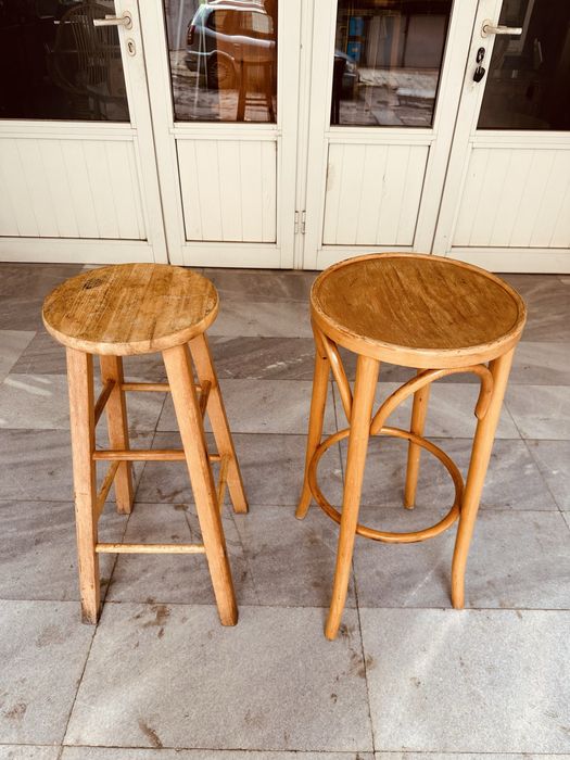 Два ретро дървени бар стола от 80-те