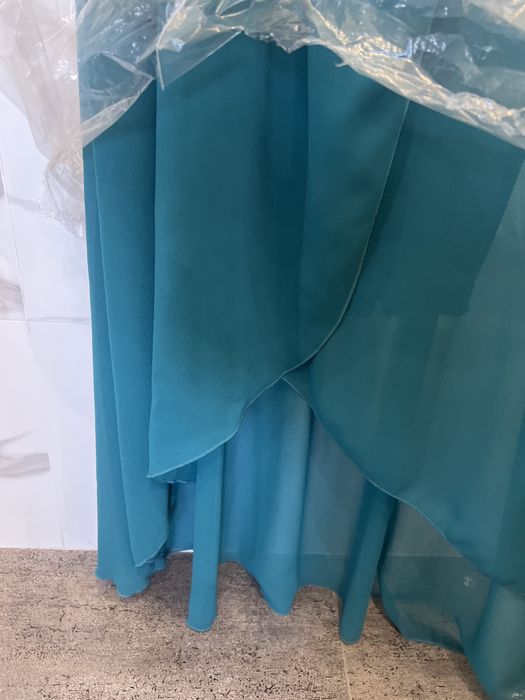 Продам новое платье