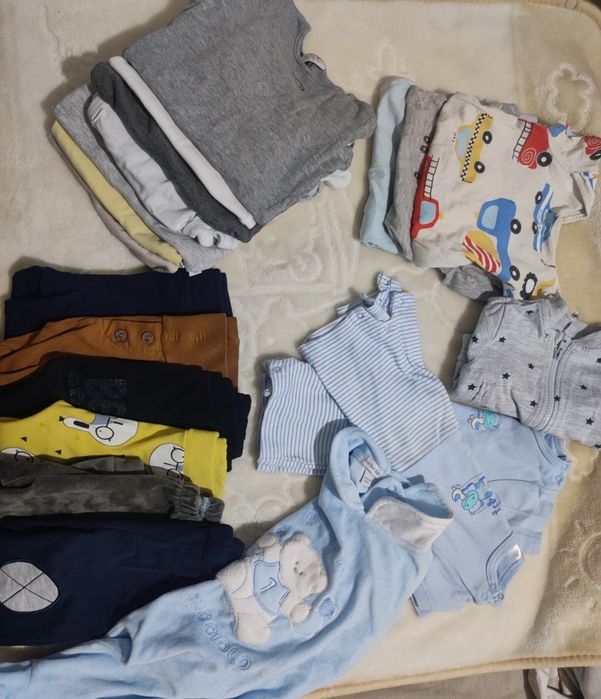 Лот бебешки дрехи