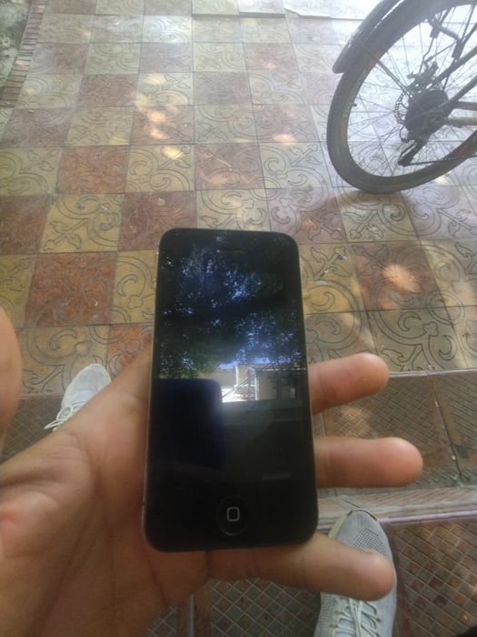 Iphone 4s batareya yangi quyilgan