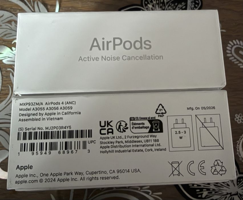 Airpods 4 sigilate si 100% originale !