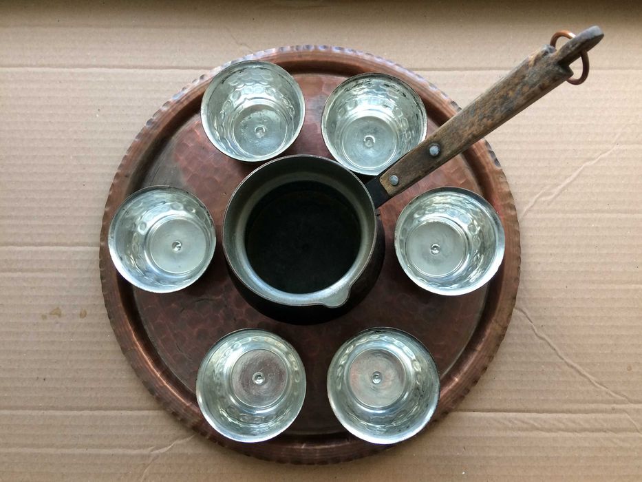 Ретро сервиз от кована мед - поднос, джезве и 6 чаши