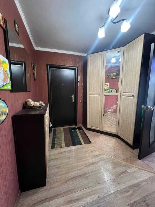 Продам 2-комн ленинградку