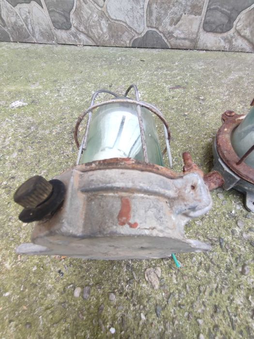 Lămpi industriale romanesti