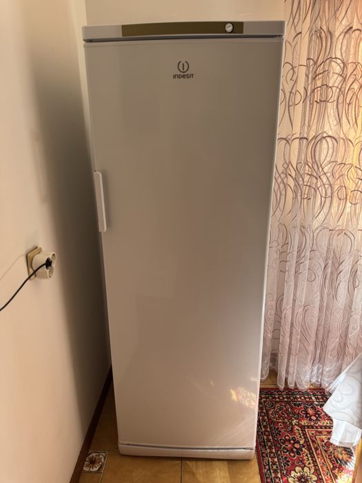 Морозильник Indesit