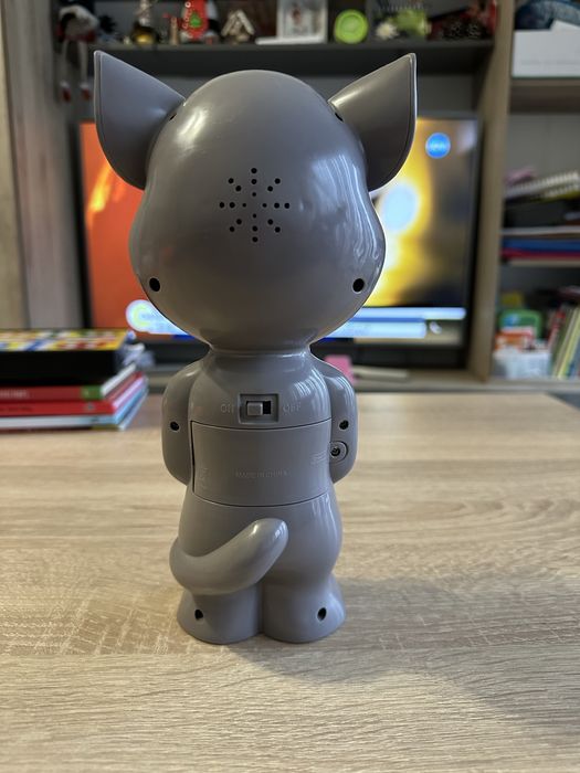 Интерактивен Котарак Том, Говори и пее на български