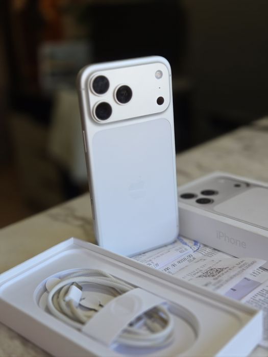 Iphone 17 Pro Max Silver 2TB Като Нов! Гаранция Технополис!