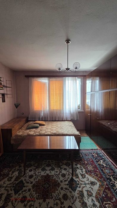 Продава 4-СТАЕН      град Добрич, Център