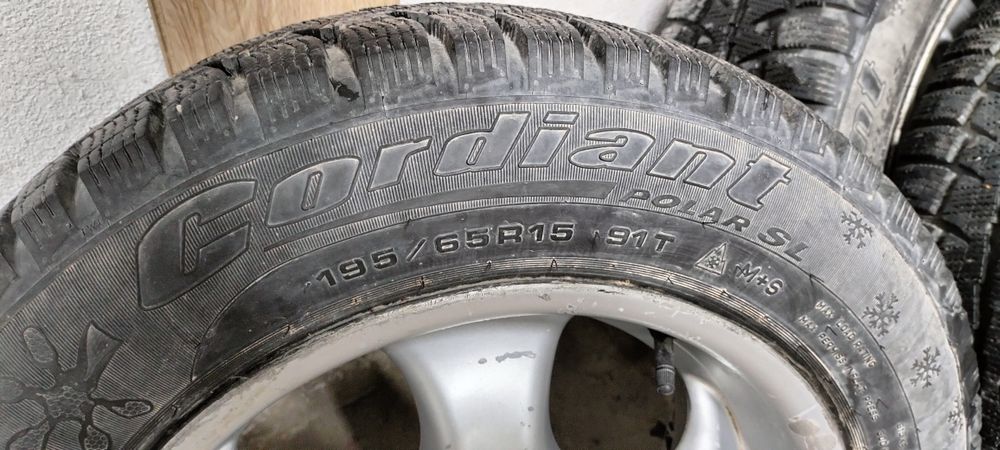 Автошина дисками