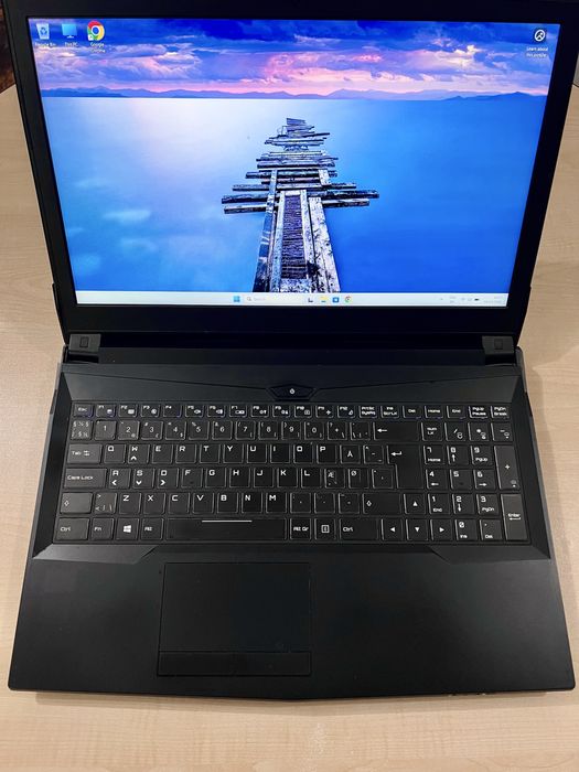 Laptop Gaming Clevo N950, i7 8700 3,20 GHz, SSD 256 GB, nVidia 6 GB